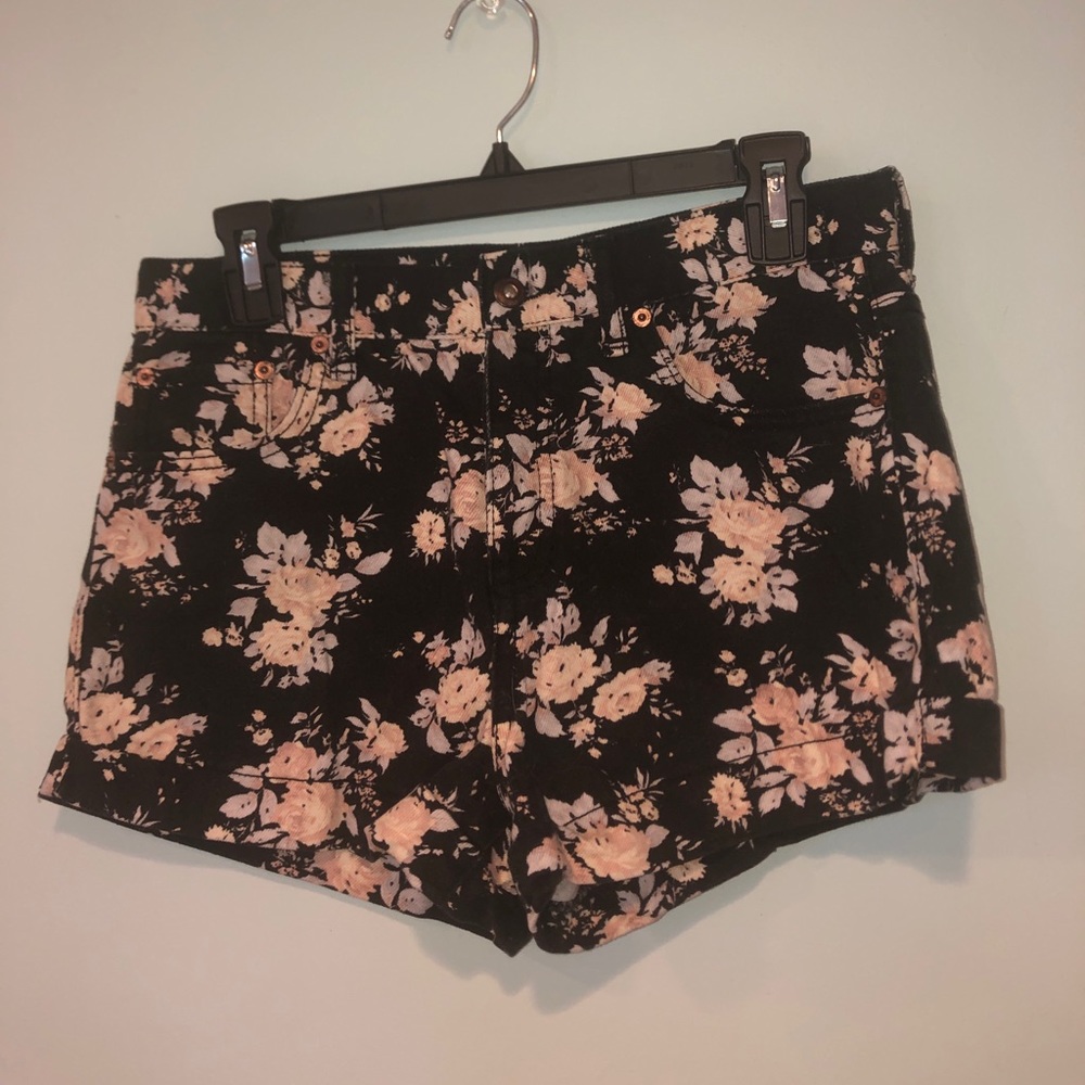 Flower PrinT Jean Shorts